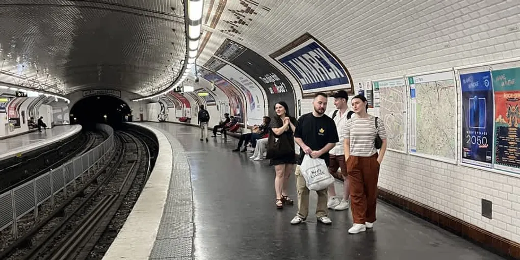 Beware of Pickpockets in Paris: How My iPhone Was Stolen on the Metro