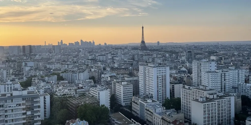 Beware of Pickpockets in Paris: How My iPhone Was Stolen on the Metro